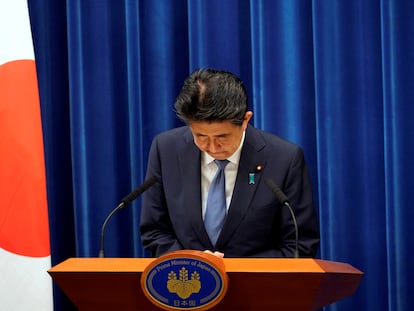 Shinzo Abe se despide durante su última rueda de prensa como primer ministro, el 28 de agosto en Tokio