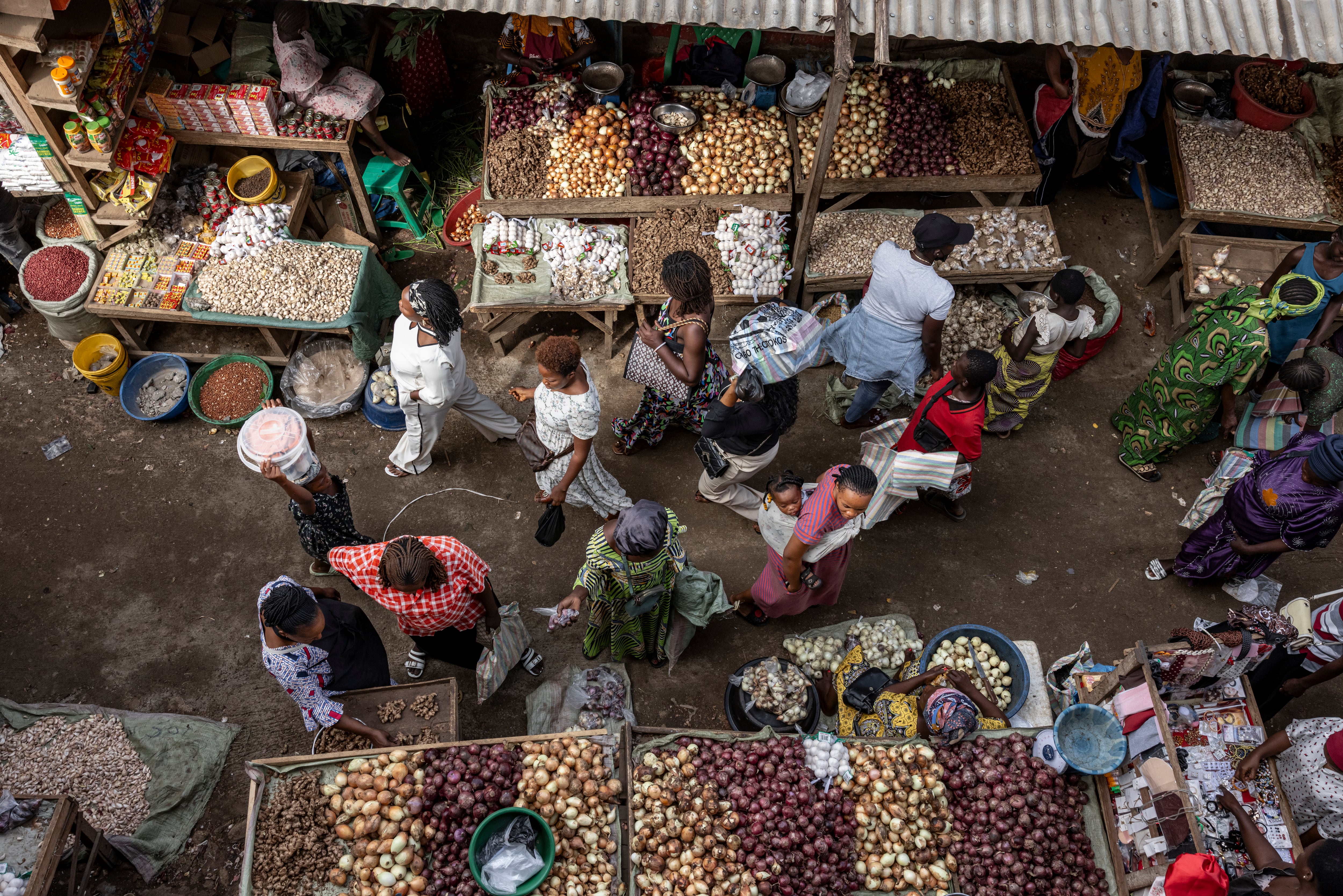 El coste desigual de la cesta de la compra en el mundo: de 1,2 horas en Irlanda a un mes de trabajo en República Centroafricana