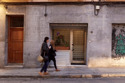Vivienda en un local a pie de calle en el barrio de La Latina de Madrid.