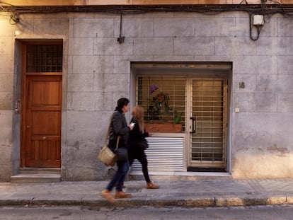 Vivienda en un local a pie de calle en el barrio de La Latina de Madrid.