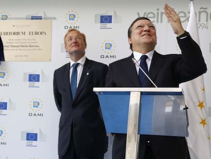 El presidente de la agencia de marcas, Antonio Campinos, con Durao Barroso en la sede de la OAMI. 