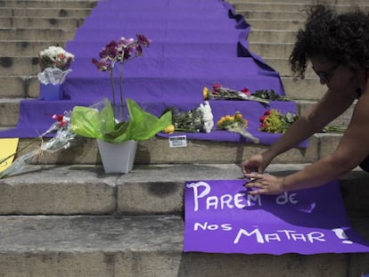 Em respeito a Marielle Franco, as fábricas de ódio do Facebook fecham por algumas horas