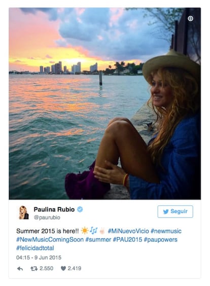 Sí, volvemos con Paulina. La cantante mexicana, además de una entusiasta del verano, es intolerante a la modestia. En verano de 2015, en plena temporada de exámenes preuniversitarios, Paulina encontró una etiqueta en Twitter que identifico como propia: PAU2015. ¿Para quién iba a ser si no? ¡Pero si llevaba su nombre! Pues, no. PAU no era la abreviatura de Paulina. El 'hashtag' #PAU2015 hacía referencia a las pruebas de acceso universitarias de 2015. Otro año será, Pau.