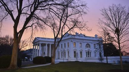 Vista de la Casa Blanca al amanecer en Washington DC (Estados Unidos).