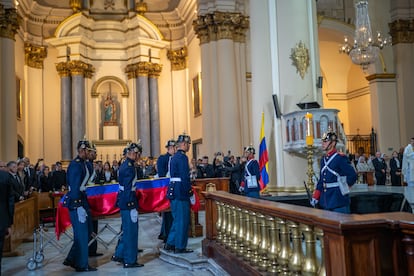 Llegada al atrio de la Catedral de Bogotá.