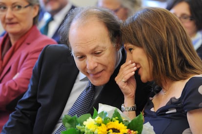 Javier Marías y Carme López Mercader en una entrega de premios en Salzburgo, en 2011.