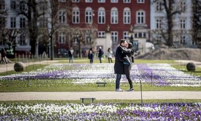 Um casal em Copenhague em 2018.