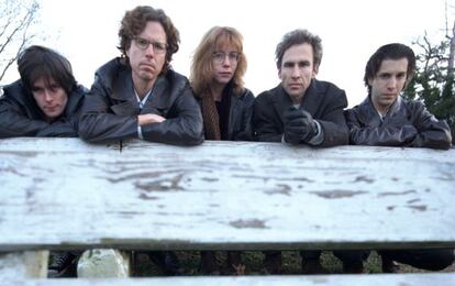 Los estadounidenses The Jayhawks; el segundo por la izquierda, Gary Louris, líder del grupo.