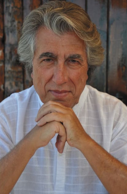 El escritor Jordi Sierra i Fabra, ganador del Premio de Novela Ciudad de Torrevieja.