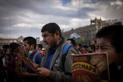 Familiares de los estudiantes desaparecidos de Ayotzinapa durante una protesta en Ciudad de México.