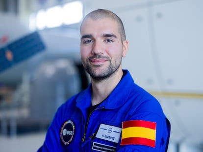 Pablo Álvarez posando en la Agencia Espacial Europea.