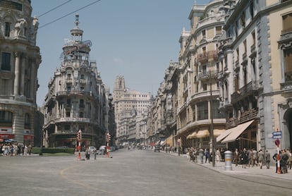 La Gran Vía madrileña en 1960.