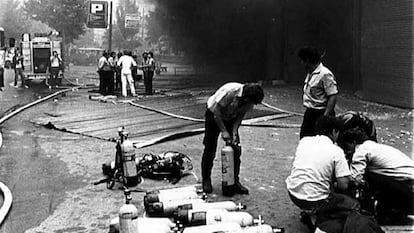 Instalaciones de Hipercor en Barcelona el 19 de junio de 1987, momentos después del atentado de ETA.