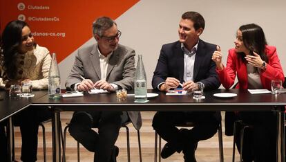 De izquierda a derecha, Bego&ntilde;a Villac&iacute;s, Jos&eacute; Manuel Villegas, Albert Rivera y In&eacute;s Arrimadas, durante una ejecutiva del partido.