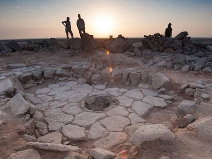 Os pedaços de pão foram achados numa lareira (centro da imagem) no sítio arqueológico natufiano de Shubayqa 1