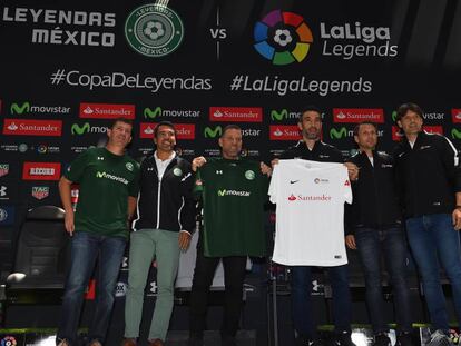 La presentaci&oacute;n de la copa de leyendas con Ram&iacute;rez, Pardo, Aspe, Sanz, Mendieta y Morientes