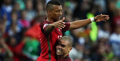 Nani abriu o placar para Portugal.