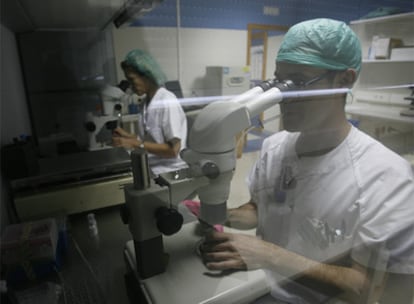 Laboratorio de la Unidad de Genética y Reproducción del Hospital Virgen del Rocío de Sevilla.