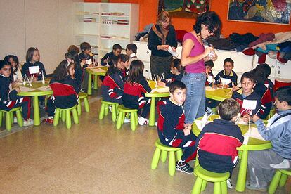 Niños en el Museo Pedagógico de Arte Infantil de la Facultad de Bellas Artes de la Complutense.