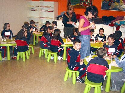 Niños en el Museo Pedagógico de Arte Infantil de la Facultad de Bellas Artes de la Complutense.