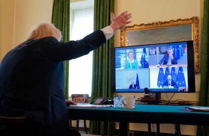 Boris Johnson, en una videoconferencia con representantes de la Unión Europea.