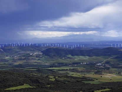 A view of the wind farms from the Perdón hills in Navarre.