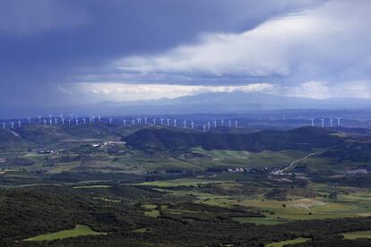 A view of the wind farms from the Perdón hills in Navarre.