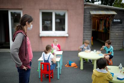 Pausa para el almuerzo en un centro escolar de Nantes en mayo de 2020.
