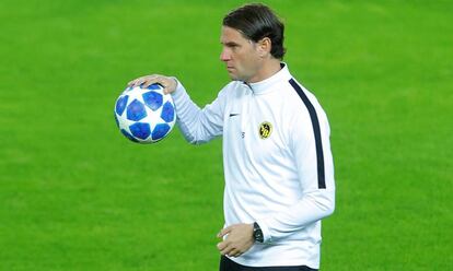 Gerardo Seoane, entrendador del Young Boys, en Mestalla.