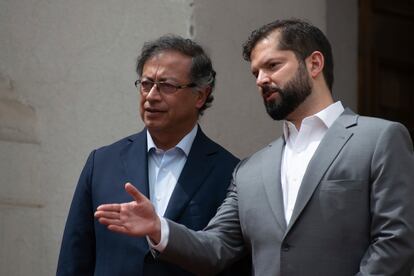 El presidente colombiano, Gustavo Petro, durante su visita a Chile, con su homólogo, Gabriel Boric, este lunes en Santiago.