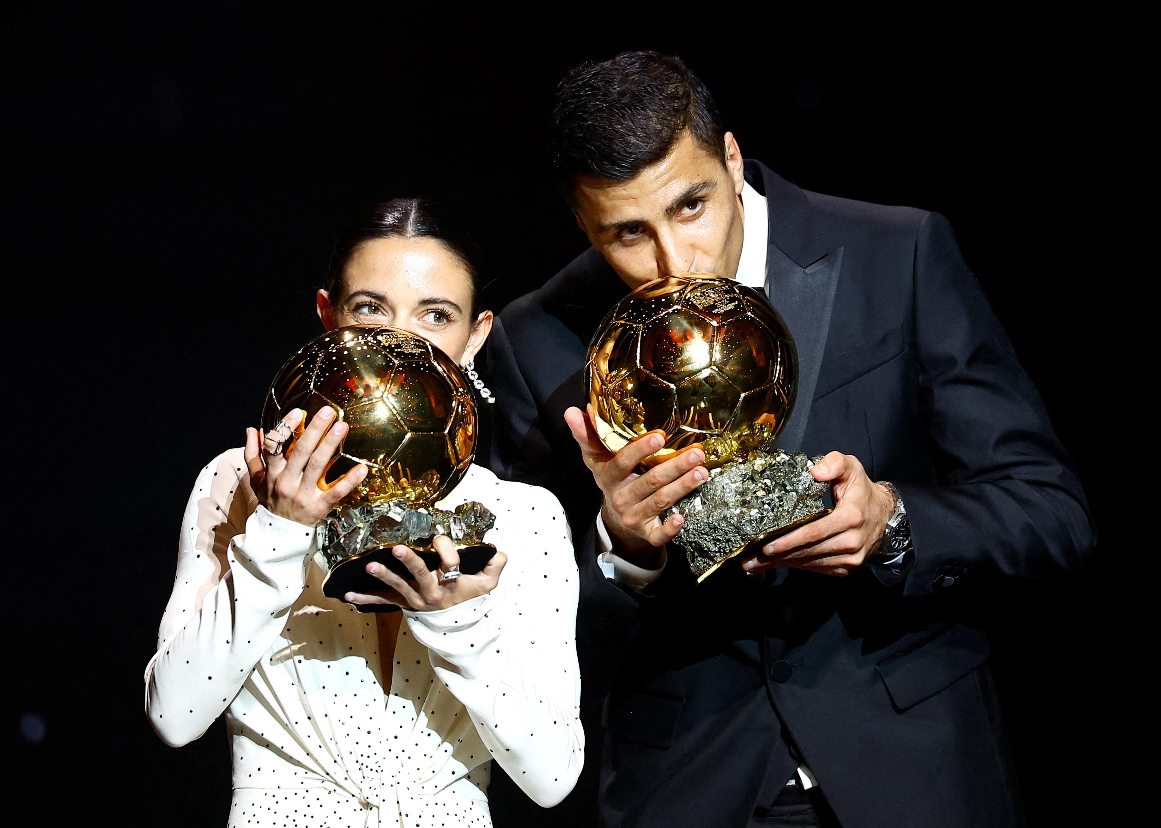 Balón de Oro 2024 | Rodri y Aitana Bonmatí ganan el trofeo a mejores jugadores