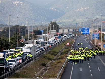 Movilizaciones de los trabajadores de Acerinox en Los Barrios (Cádiz).