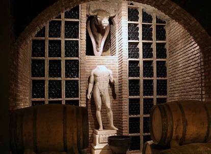 La sala del Minotauro, en las bodegas del Grupo Yllera.