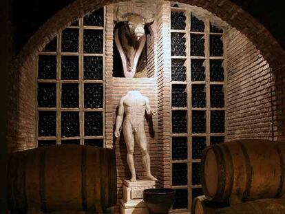La sala del Minotauro, en las bodegas del Grupo Yllera.