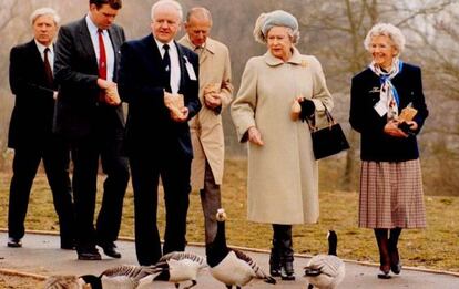 La reina Isabel II junto al duque de Edimburgo.