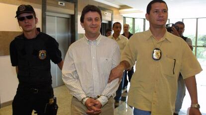 El cambista Alberto Youssef en las oficinas de la Policía.