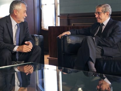 Jos&eacute; Antonio Gri&ntilde;&aacute;n y Braulio Medel, durante la reuni&oacute;n.