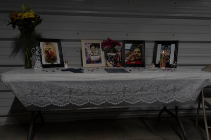 Un altar con fotografías de Amerie Jo Garza, una las niñas que perdieron la vida durante el tiroteo en la  Escuela Primaria Robb. Amerie, de 10 años, murió mientras pedía ayuda al 911.