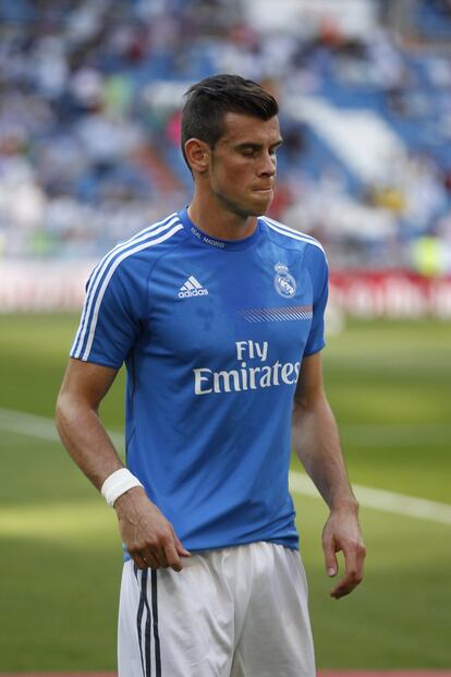 Bale se retira lesionado en el calentamiento