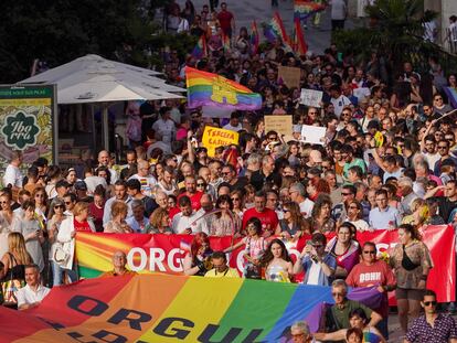 Varias asociaciones de apoyo a la diversidad sexual se manifiestan este sábado en Valladolid por el Día del Orgullo LGTBIQ+.
