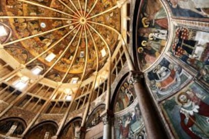 Interior del baptisterio de Parma.