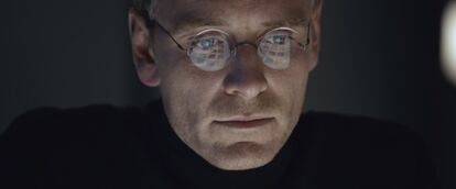 Michael Fassbender, como Steve Jobs en la película 'Steve Jobs', candidato a Mejor actor 2016.