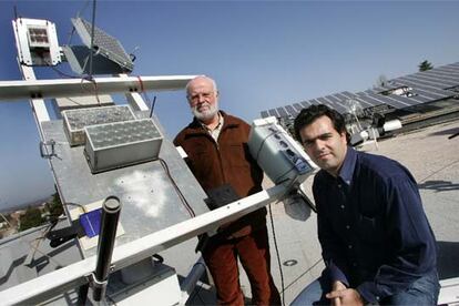 Antonio Luque (izquierda) e Ignacio Rey-Stolle, en el Instituto de Energía Solar (Madrid).