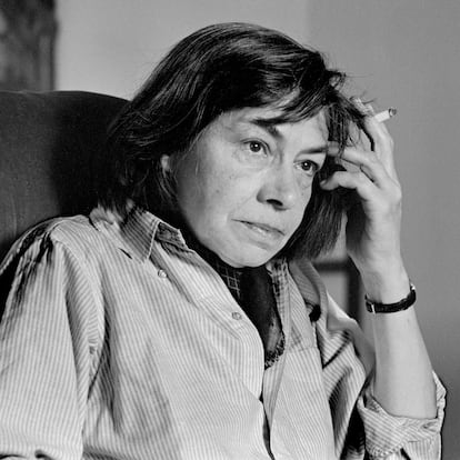 Portrait of American novelist and short story writer Patricia Highsmith (1921 - 1995) as she smokes a cigarette, seated in an armchair in the living room of her home, in the village of Montcourt-Fromonville, France, 1976. She lived in the house between 1971 and 1983. (Photo by Derek Hudson/Getty Images)