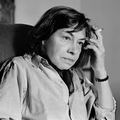 Portrait of American novelist and short story writer Patricia Highsmith (1921 - 1995) as she smokes a cigarette, seated in an armchair in the living room of her home, in the village of Montcourt-Fromonville, France, 1976. She lived in the house between 1971 and 1983. (Photo by Derek Hudson/Getty Images)