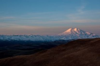 El monte Elbrus, techo de Europa, en la Cordillera del Caúcaso (Rusia).