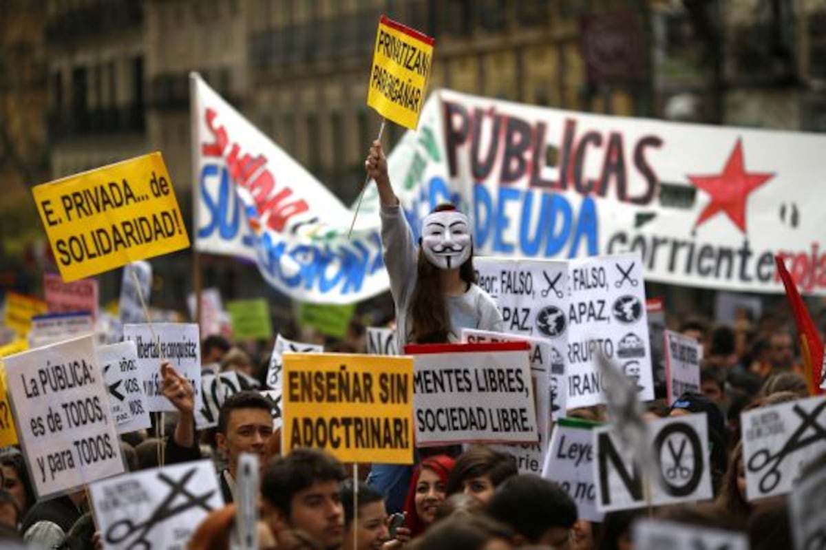 Recortes, tasas y becas sacan a la calle a miles de estudiantes ...