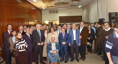 Foto remitida por el PP en febrero del 2008 con motivo del acto de “nuevas afiliaciones” de profesionales valencianos. En el centro, Rafael Blasco, Rita Barberá y Alfonso Rus, y a su izquierda, Vicente Cervera, que fue radiólogo de Eresa; Francisco Trilles, entonces director comercial de Eresa, y Sergio Blasco, director del Hospital General de Valencia, entre otros.