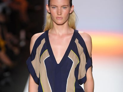 Enseña hombros al estilo «cut-out shoulders»