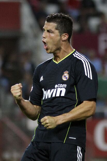 Cristiano celebra uno de sus goles ante el Sevilla.